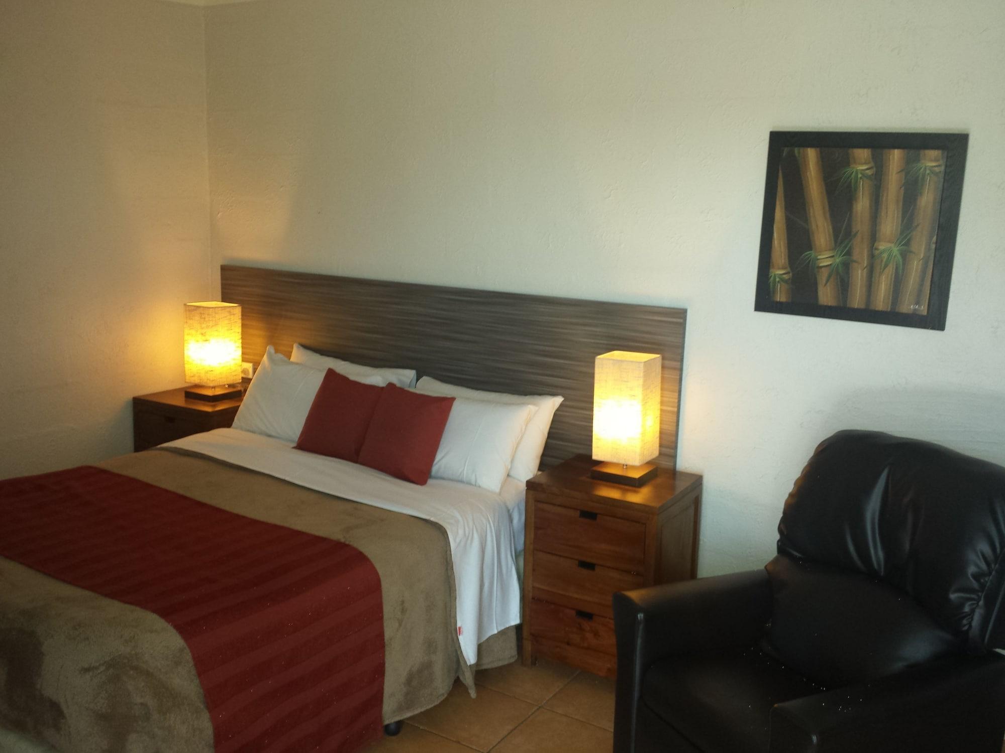 Mid City Motor Inn Gladstone Extérieur photo