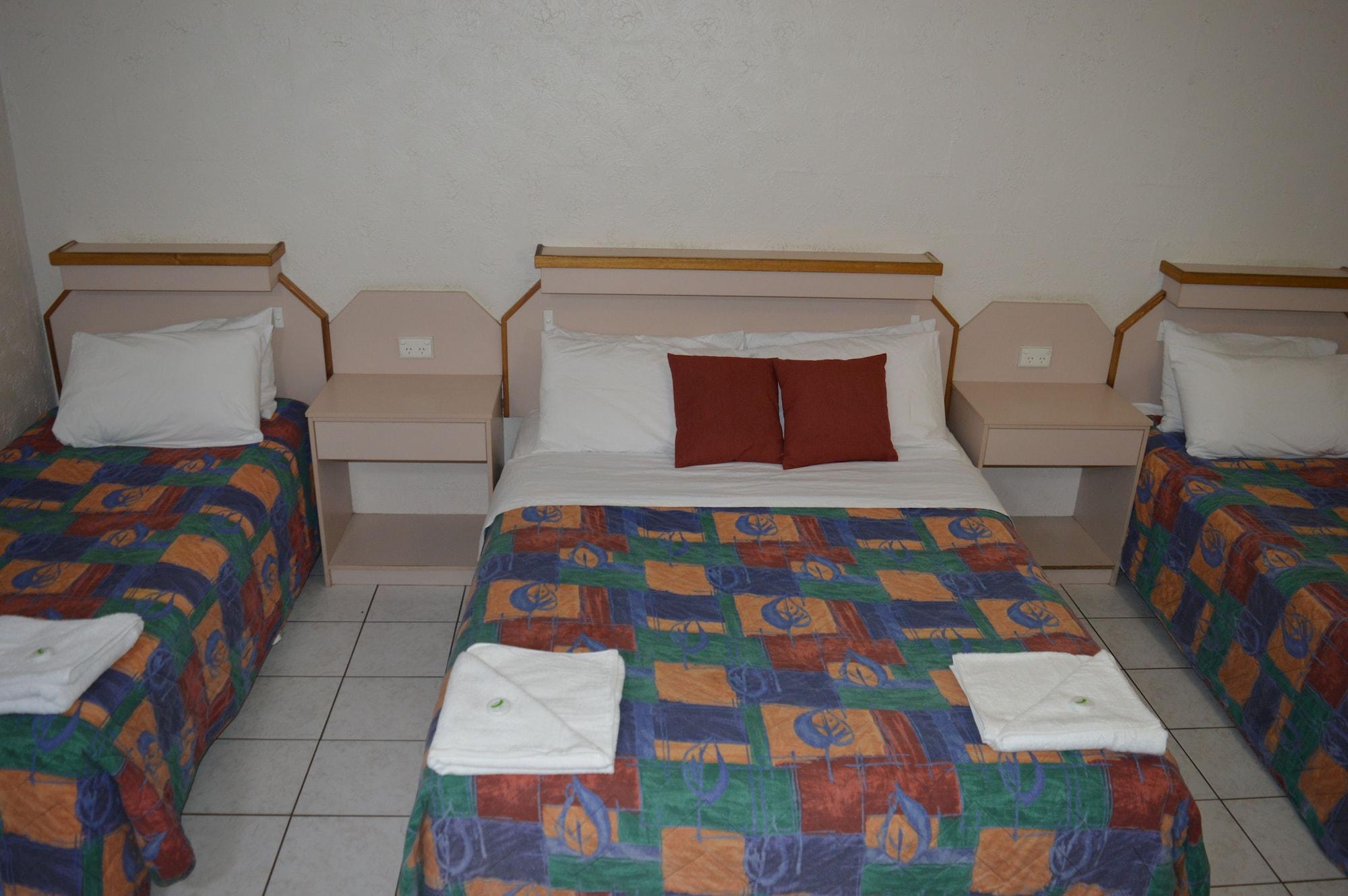 Mid City Motor Inn Gladstone Extérieur photo