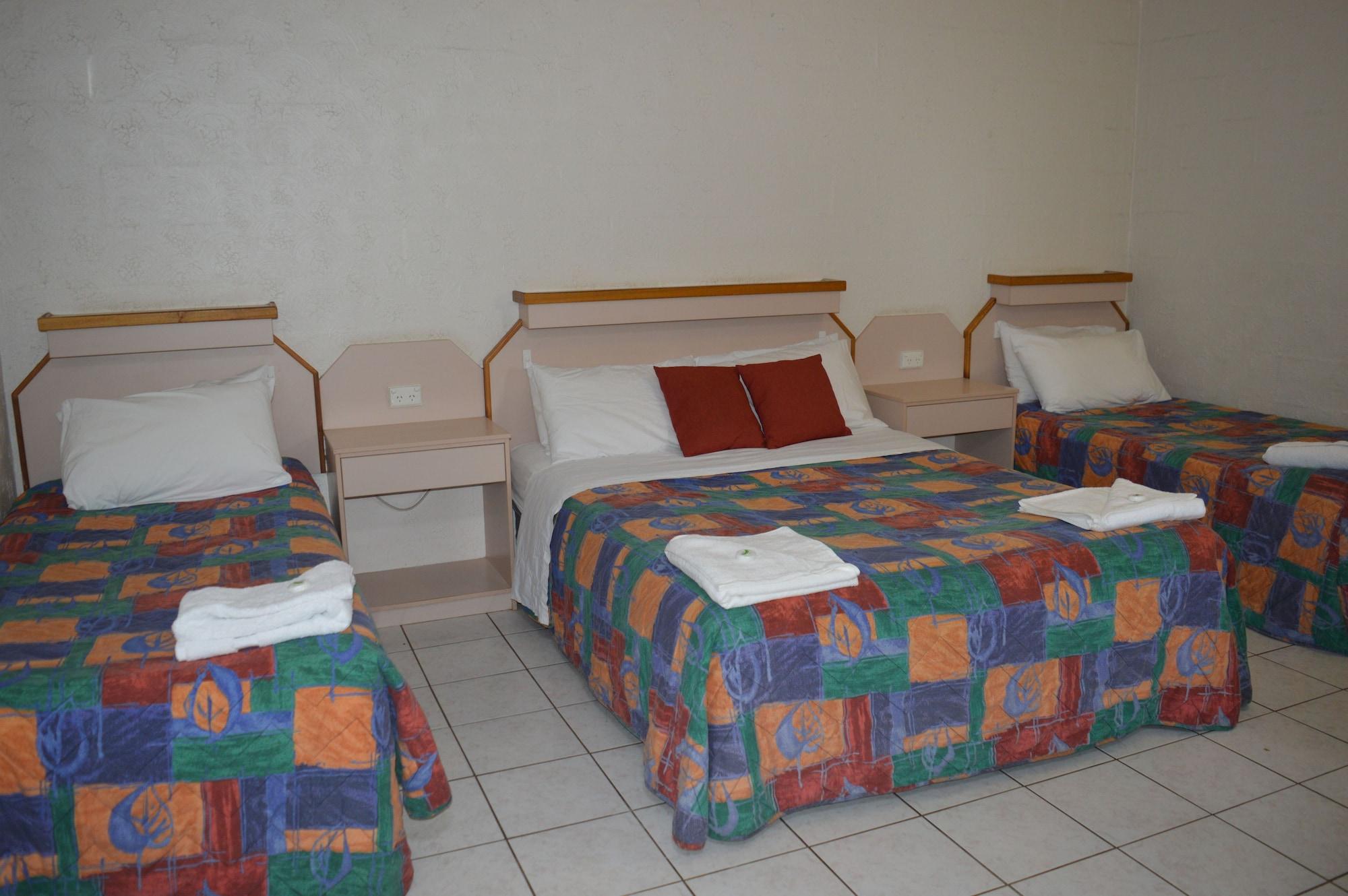 Mid City Motor Inn Gladstone Extérieur photo