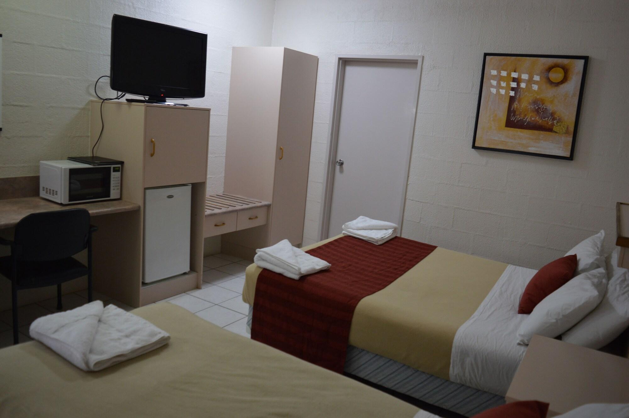 Mid City Motor Inn Gladstone Extérieur photo