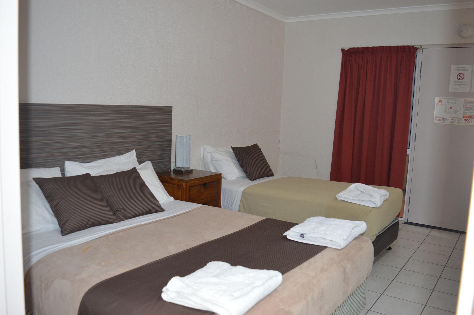 Mid City Motor Inn Gladstone Extérieur photo