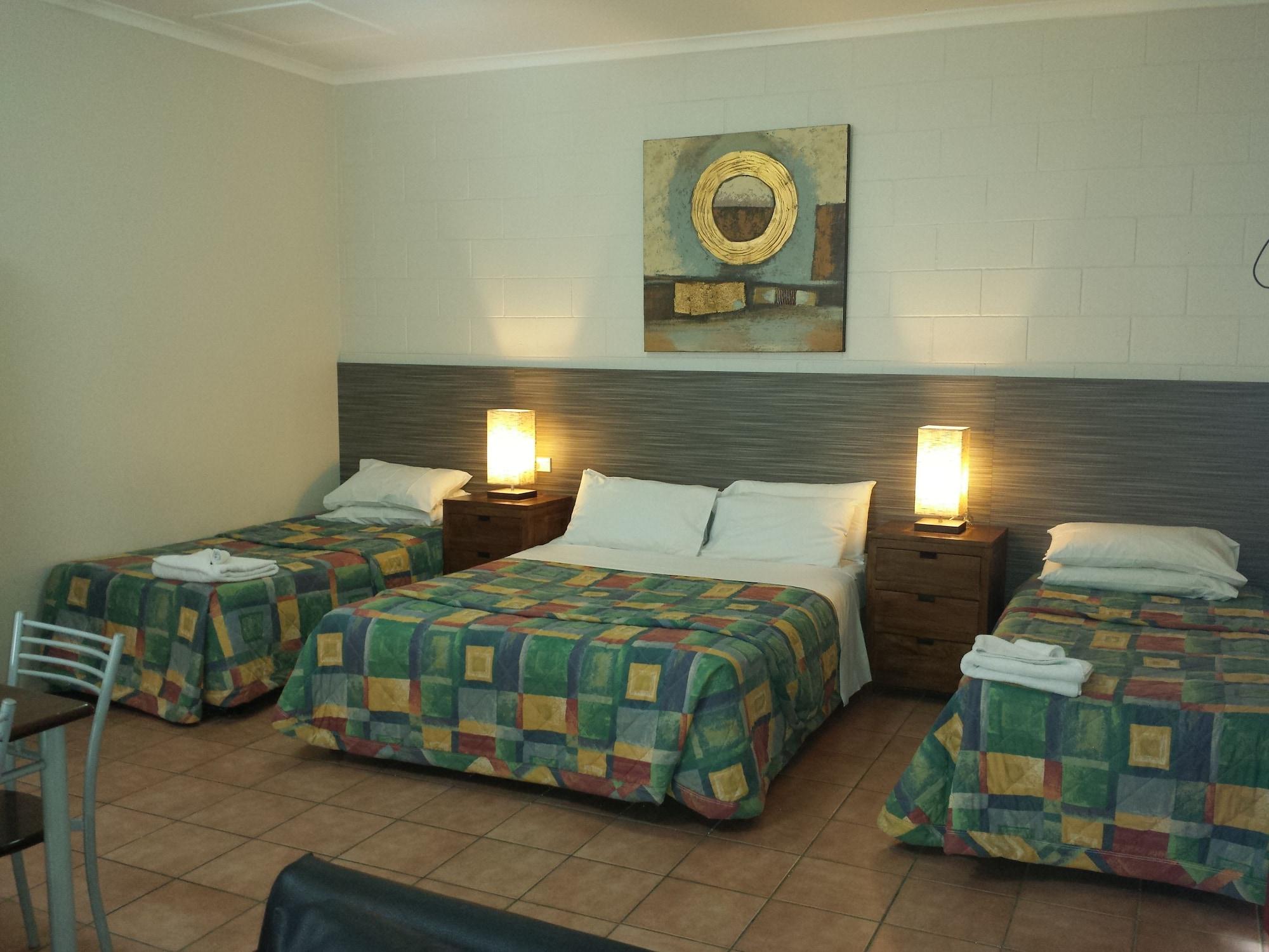 Mid City Motor Inn Gladstone Extérieur photo
