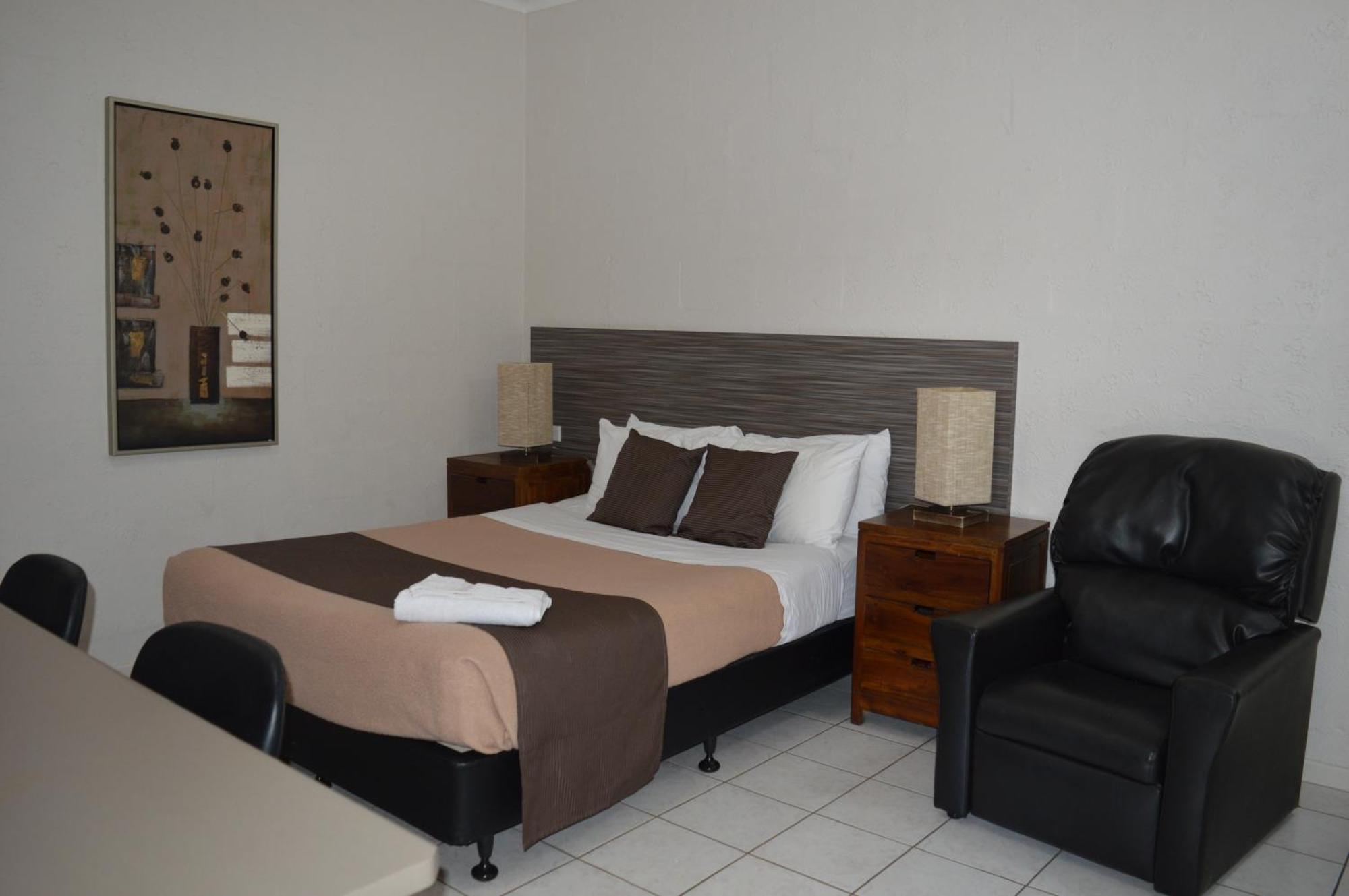 Mid City Motor Inn Gladstone Chambre photo