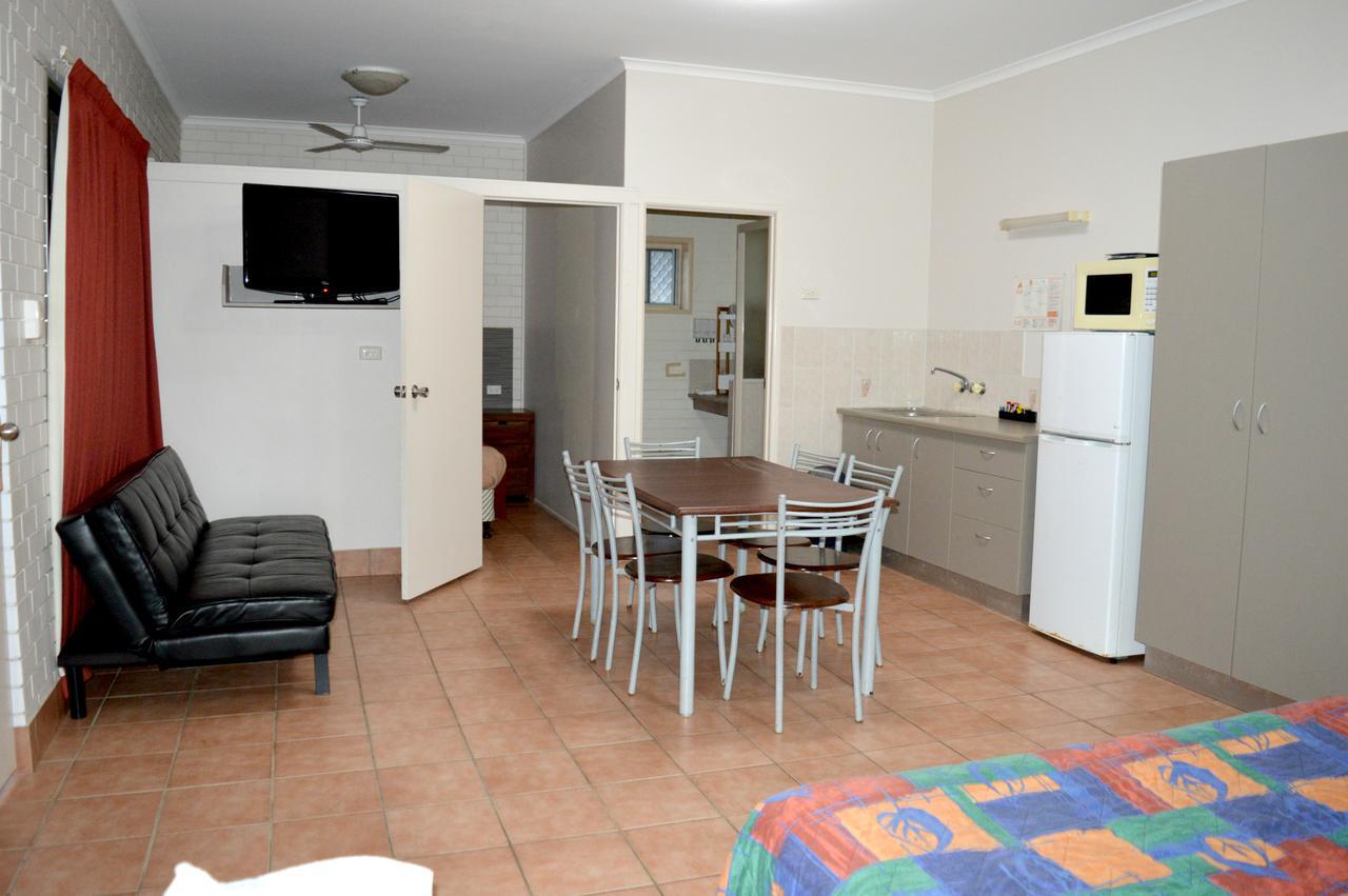 Mid City Motor Inn Gladstone Extérieur photo
